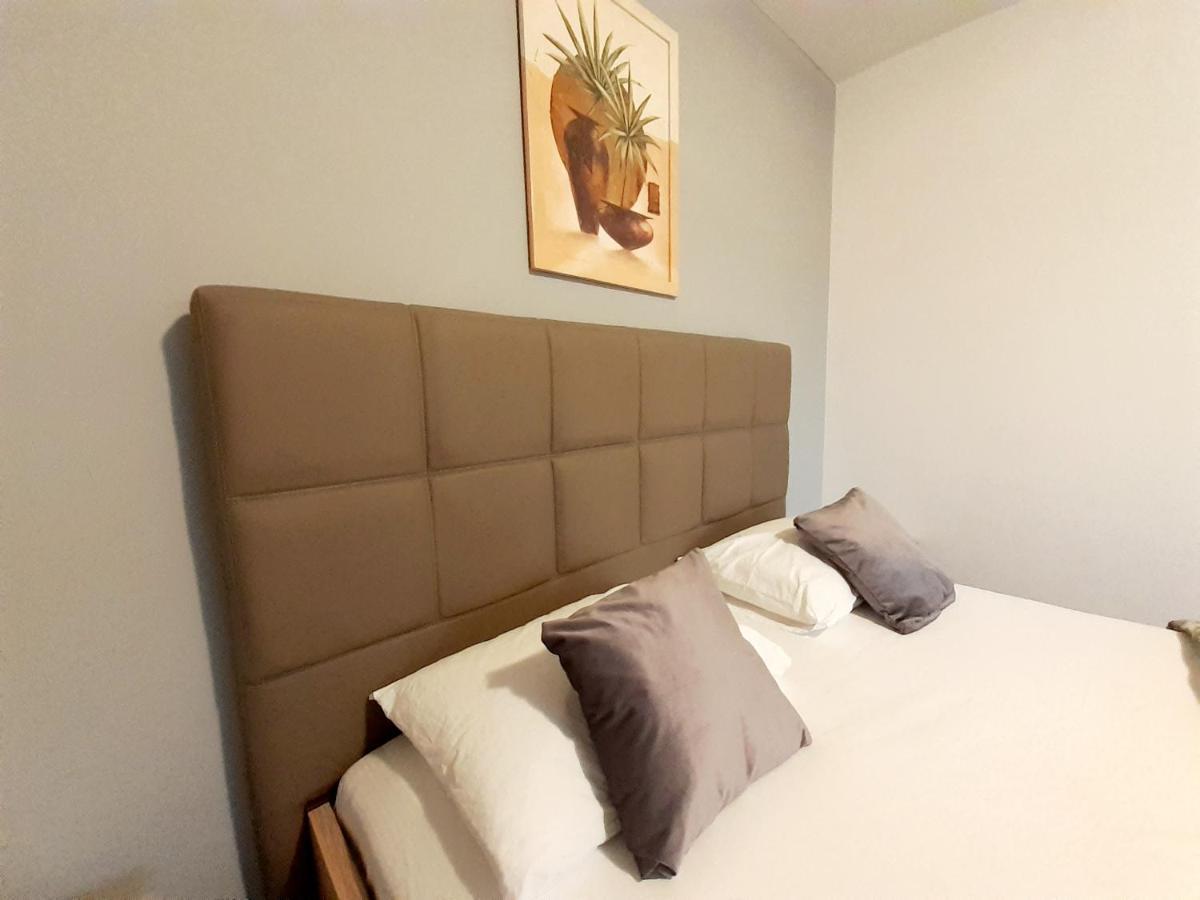Magic Studio Hunedoara Apartment Luaran gambar
