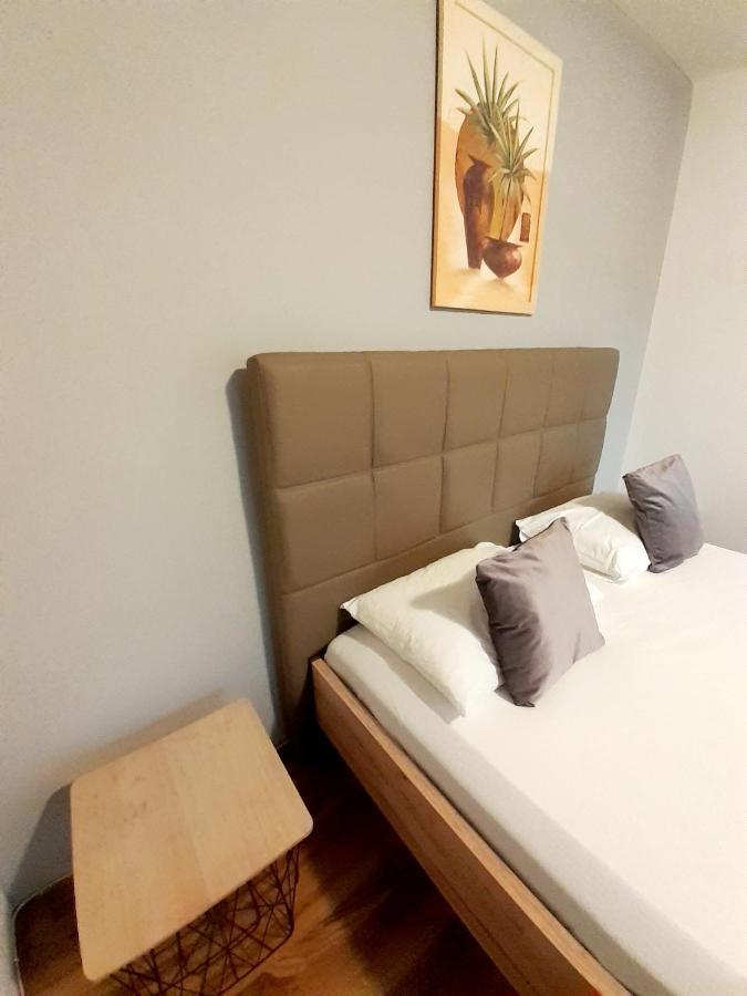 Magic Studio Hunedoara Apartment Luaran gambar
