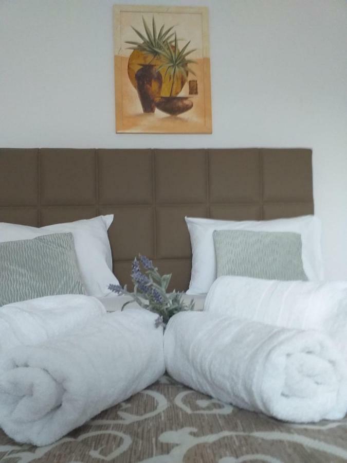 Magic Studio Hunedoara Apartment Luaran gambar